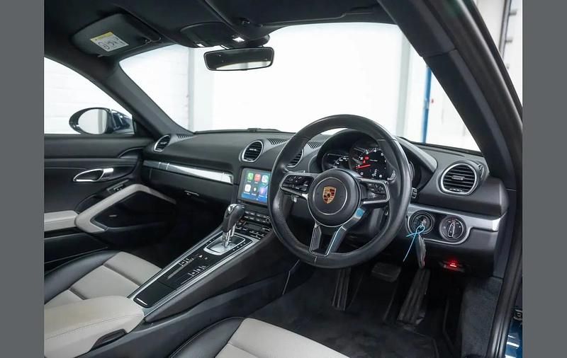 Used Porsche Cayman 296 HP (217 kW) 2019 Blue Coupe
