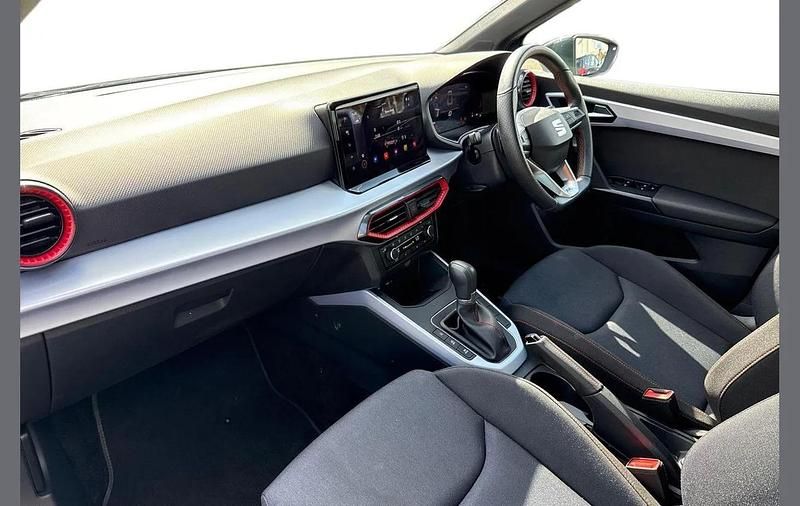 Used Seat Arona FR 150 HP (110 kW) 2024 Grey SUV