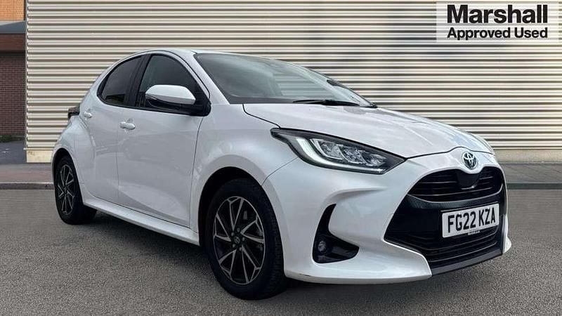 White Used 2022 Toyota Yaris Hybrid Design Hatchback | £15,990 (Good price) - Image 1/4