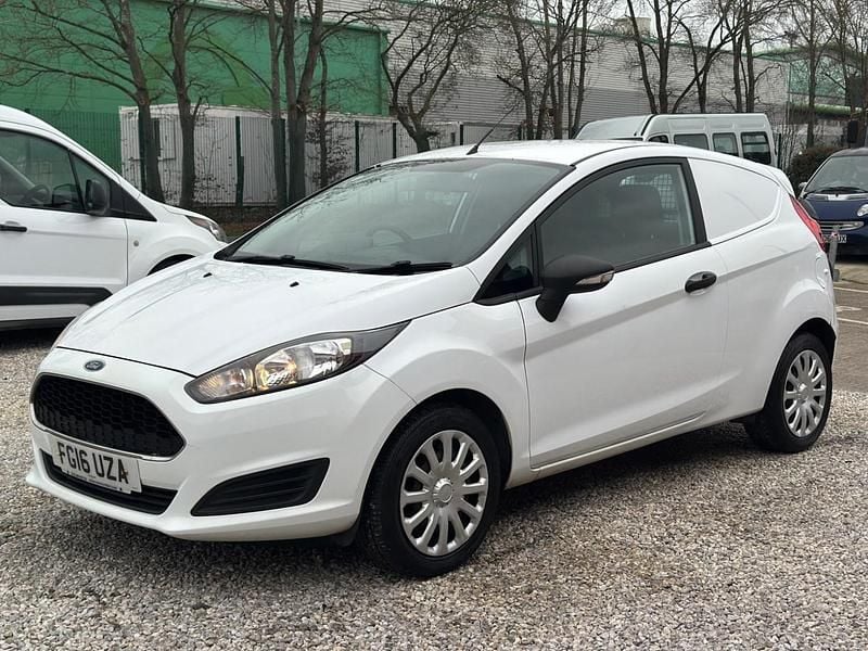 Used Ford Fiesta 2016 White Van