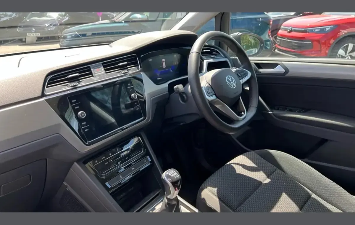 Used VW Touran Match 150 HP (110 kW) 2025 Grey MPV