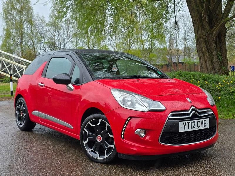 Używany Citroën DS3 2012 Czerwony Hatchback