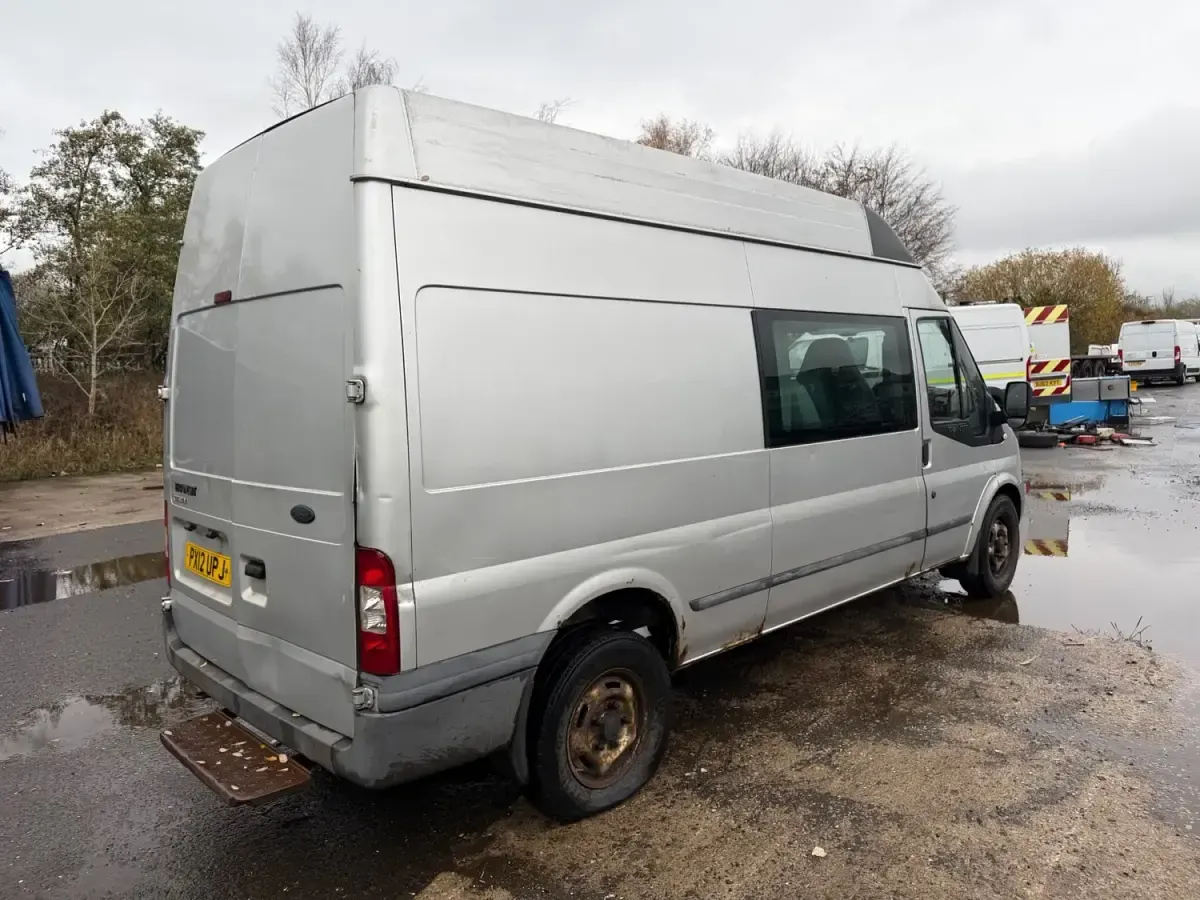 Begagnad Ford Transit 100 HK (73 kW) 2012 Silver Van