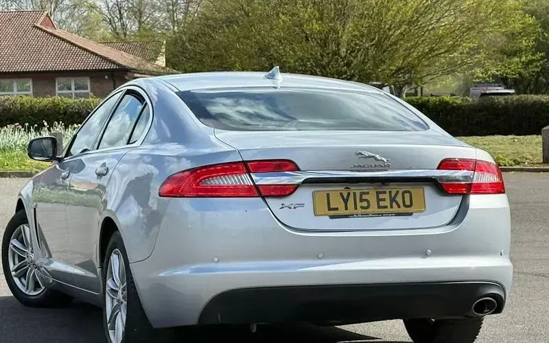 Used Jaguar XF Luxury 163 HP (119 kW) 2015 Silver Sedan