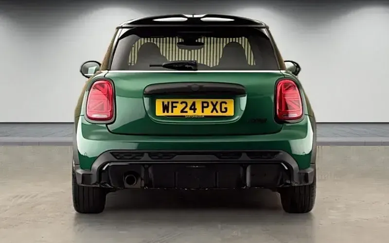 Używany Mini Cooper Hatch 136 KM (100 kW) 2023 Zielony Hatchback