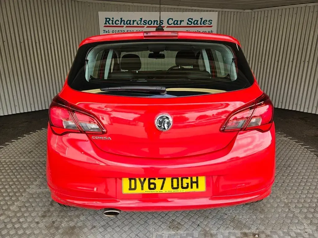 Used Vauxhall Corsa SRi 90 HP (66 kW) 2017 Red Hatchback
