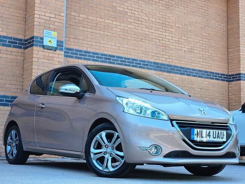 Used Peugeot 208 Allure 2014 Pink Hatchback