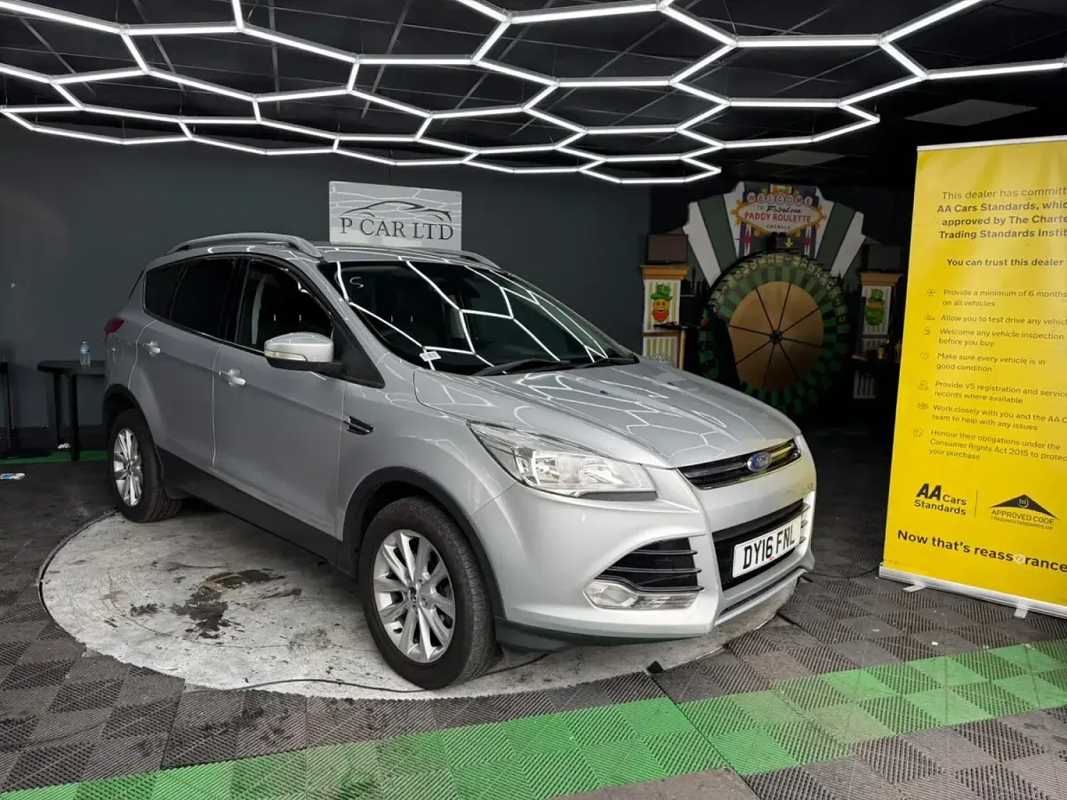 Used Ford Kuga Titanium 150 HP (110 kW) 2016 Silver SUV