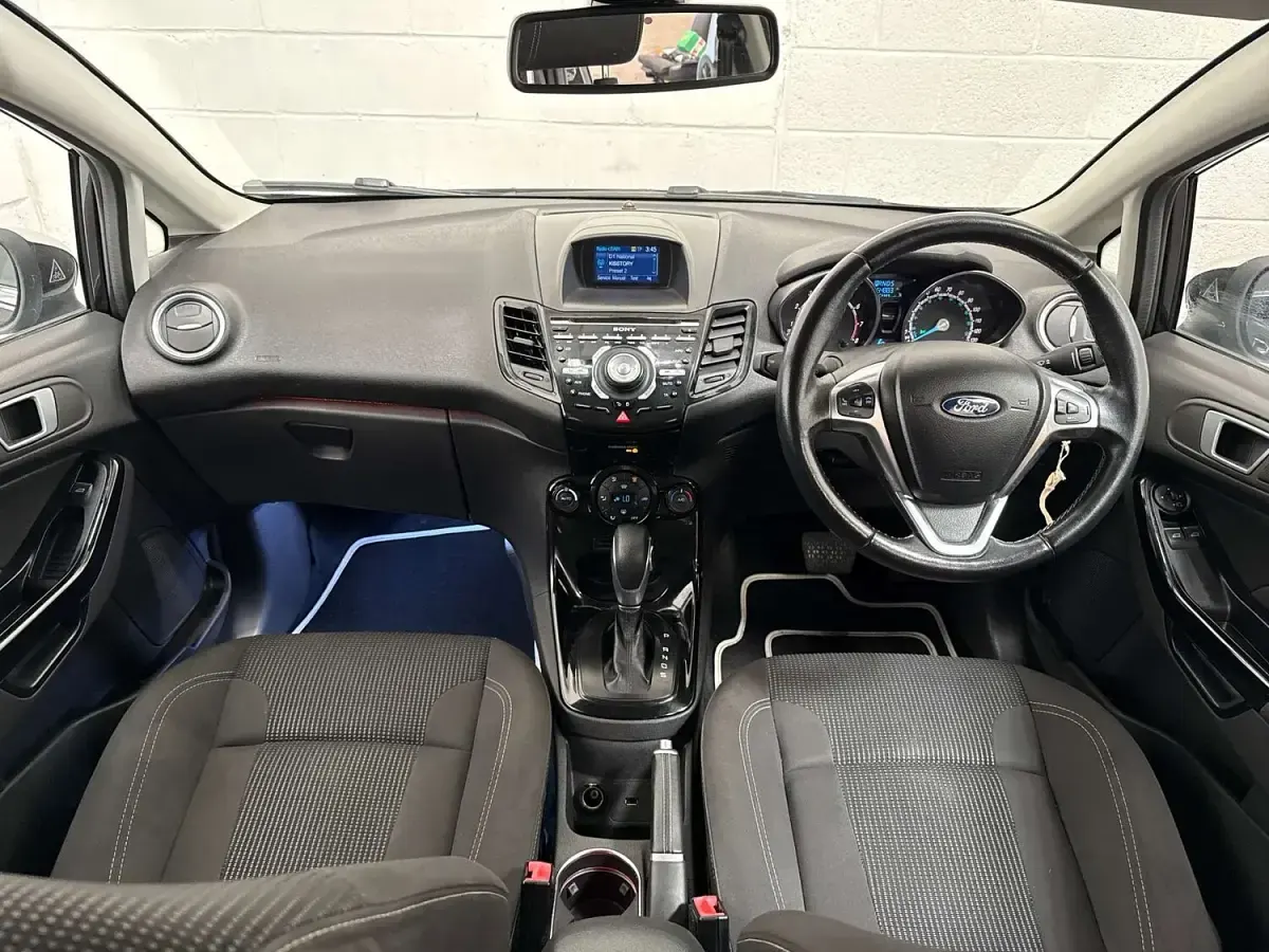 Used Ford Fiesta Titanium 100 HP (73 kW) 2016 Black Hatchback