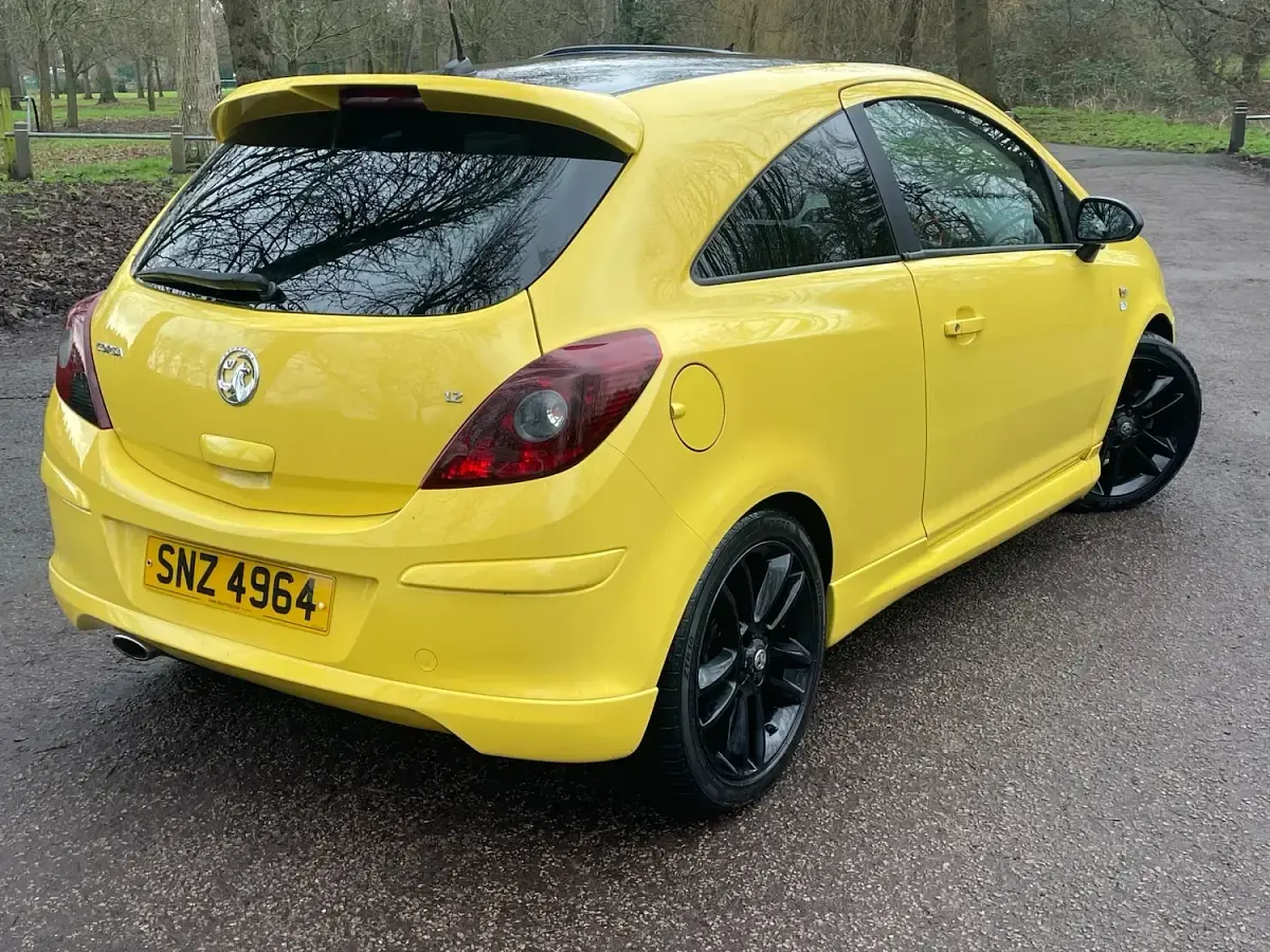 Usado Vauxhall Corsa Edition 2013 Amarelo Citadino