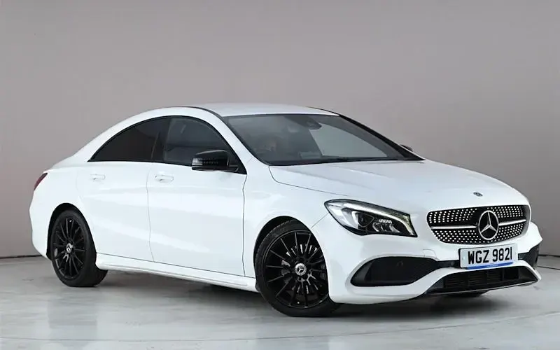 Usado Mercedes CLA220 AMG line 170 HP (125 kW) 2018 Sedan