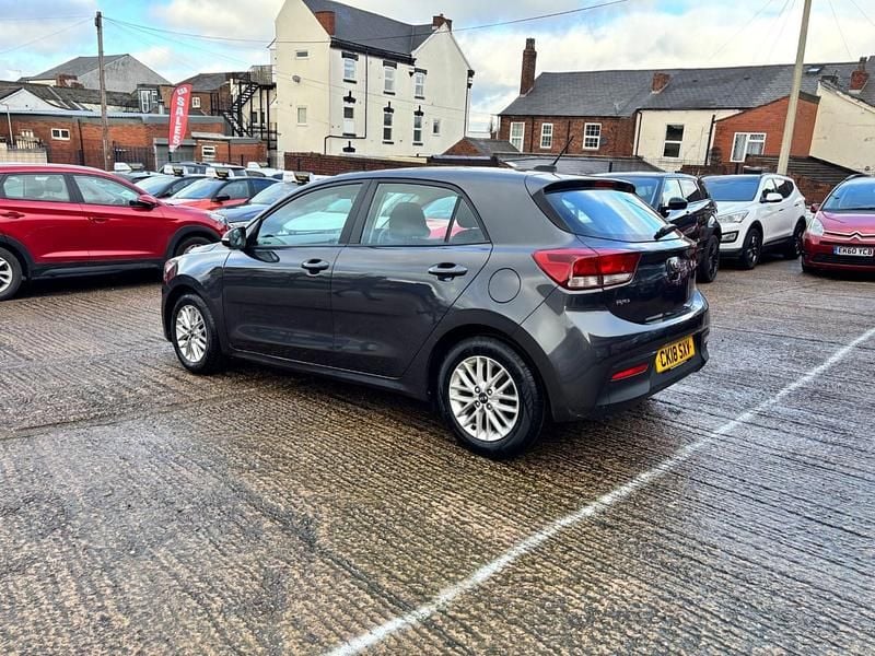 Used Kia Rio 84 HP (61 kW) 2018 Grey Hatchback