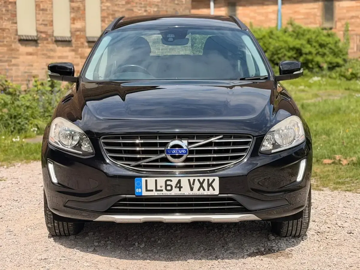 Usado Volvo XC60 SE 181 HP (133 kW) 2014 Preto SUV