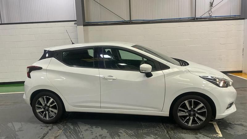 Used Nissan Micra Acenta 71 HP (52 kW) 2017 White Hatchback