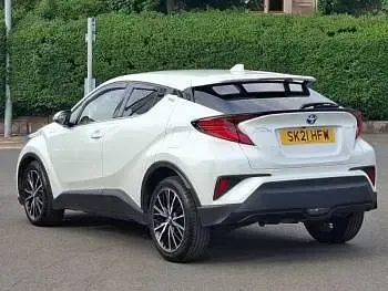 Used Toyota C-HR 122 HP (89 kW) 2021 White SUV