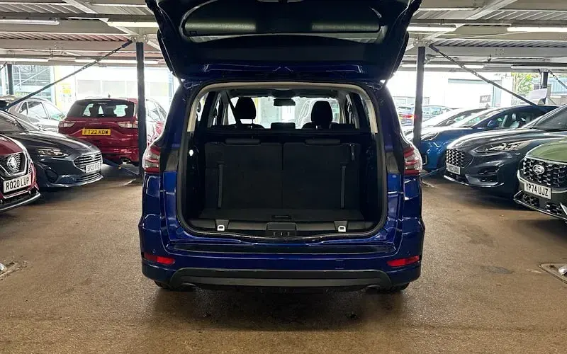 Usado Ford S-MAX Titanium 160 CV (117 kW) 2018 Azul Monovolumen