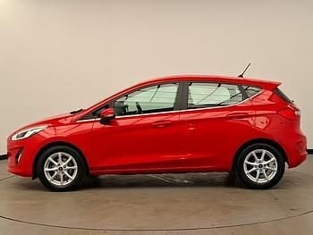 Used Ford Fiesta Zetec 100 HP (73 kW) 2018 Red Hatchback