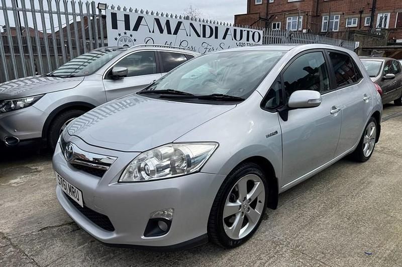 Used Toyota Auris Hybrid 136 HP (100 kW) 2011