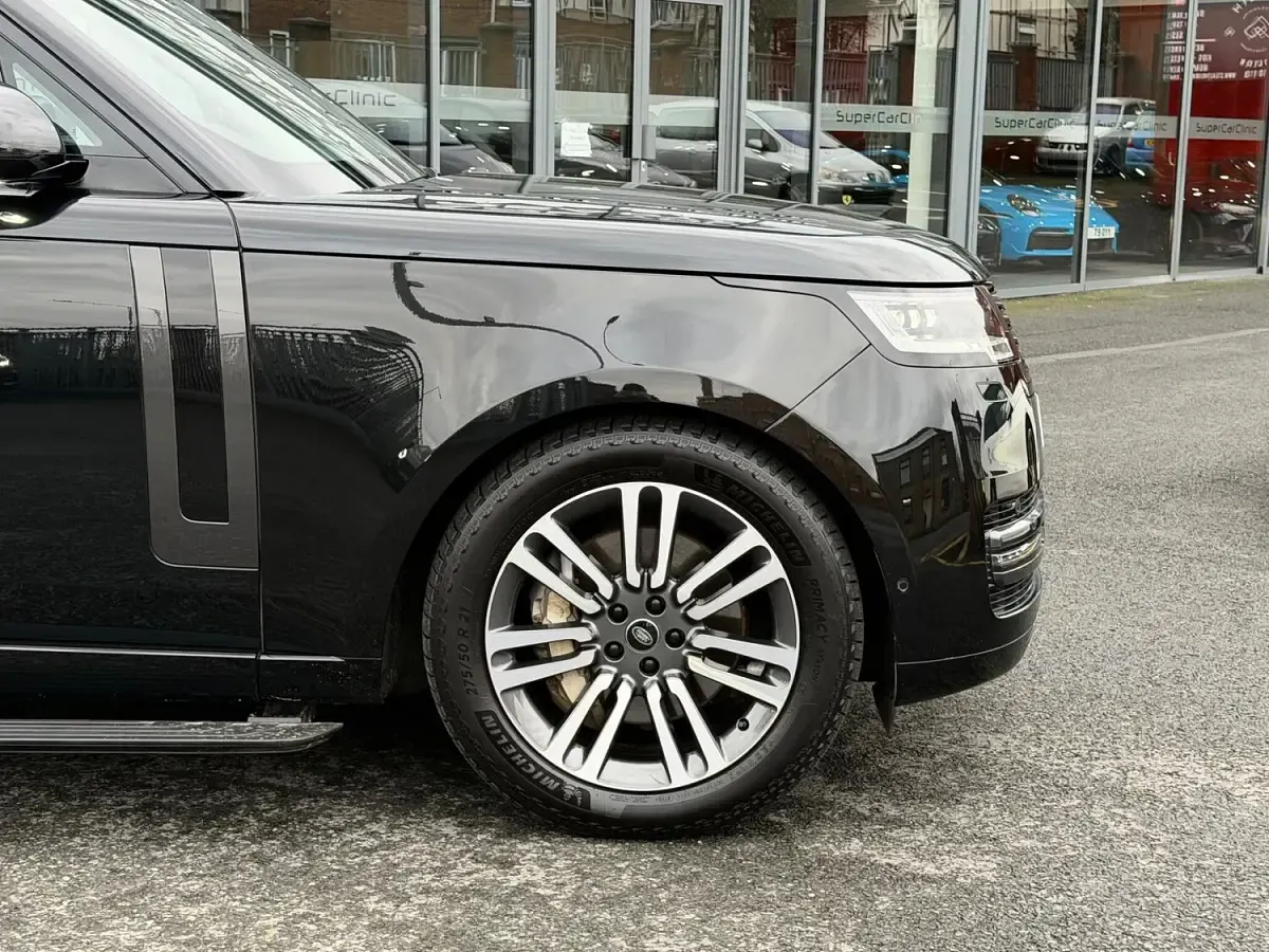 Used Land Rover Range Rover SE 360 HP (264 kW) 2023 Black SUV
