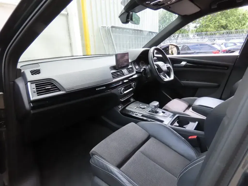 Used Audi Q5 Black Edition 190 HP (139 kW) 2019 Grey SUV