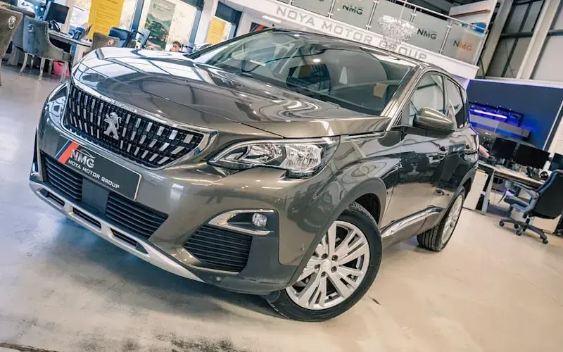 Used Peugeot 3008 Allure 120 HP (88 kW) 2018 Grey SUV