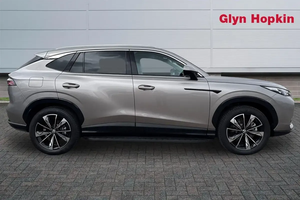 New MG HS SE 299 HP (219 kW) 2025 Silver SUV