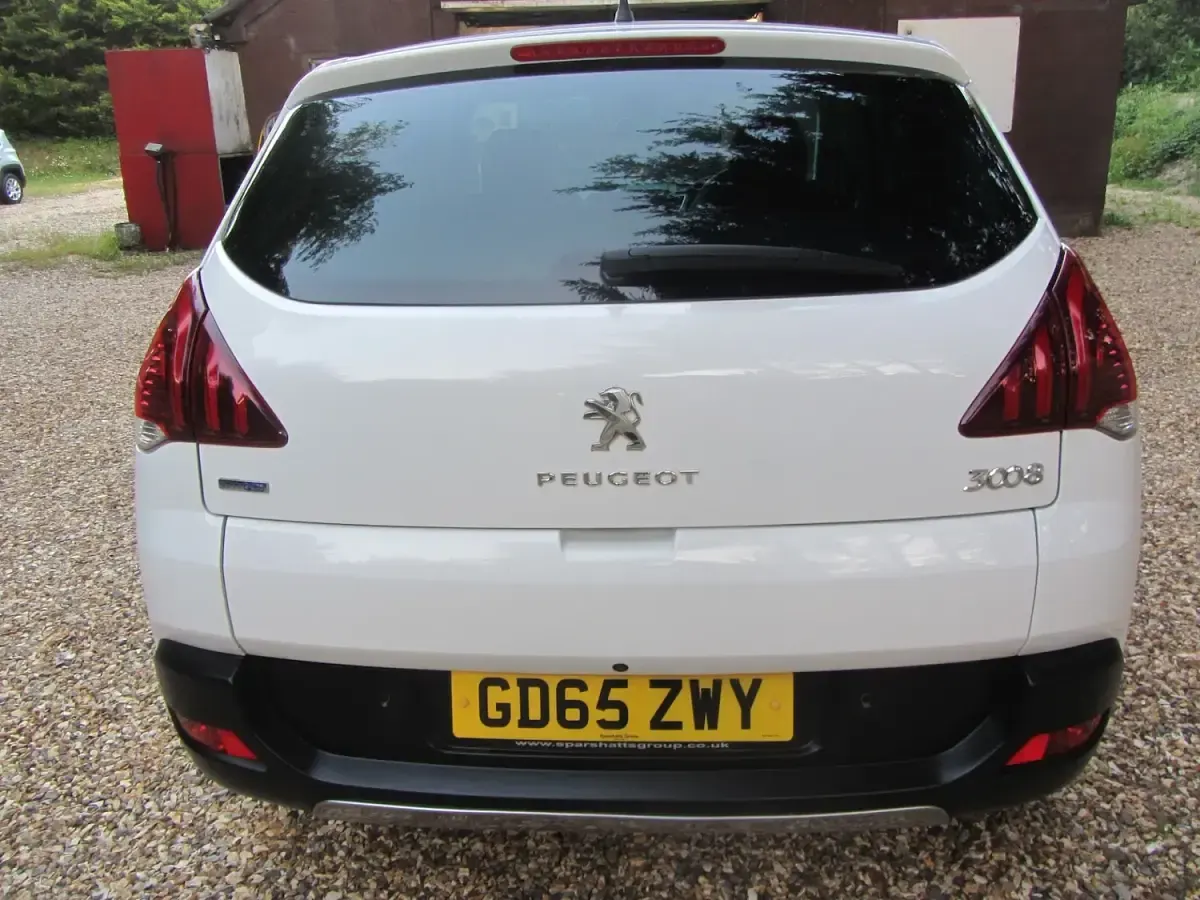 Used Peugeot 3008 Allure 2016 Polar white Hatchback