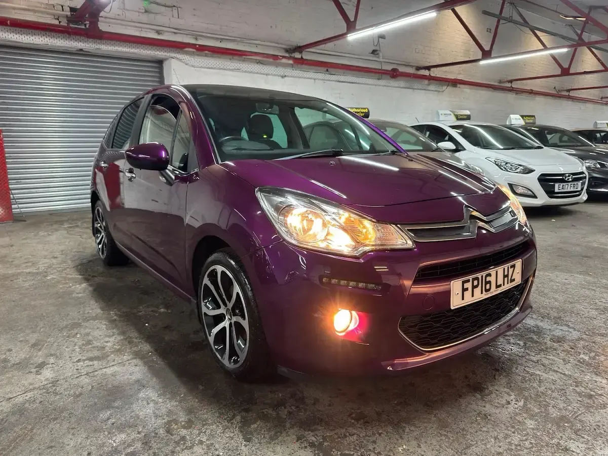Used Citroën C3 Platinum 82 HP (60 kW) 2016 Mauve/purple Hatchback