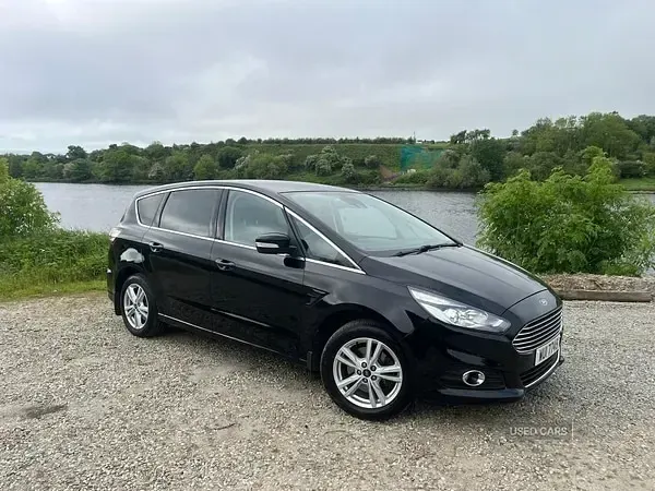 Used Ford S-MAX Titanium 180 HP (132 kW) 2018 Black MPV
