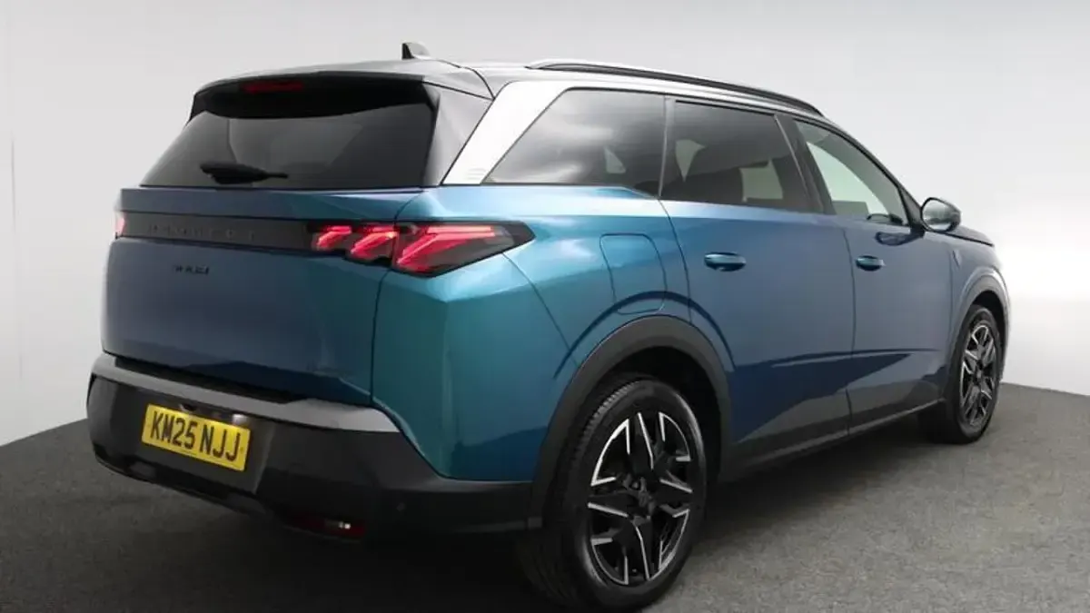 Used Peugeot 5008 GT 134 HP (98 kW) 2025 Blue SUV