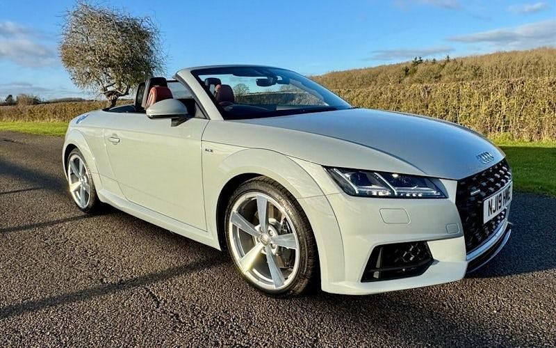 Używany Audi TT Roadster Design 245 KM (180 kW) 2019 Szary Kabriolet