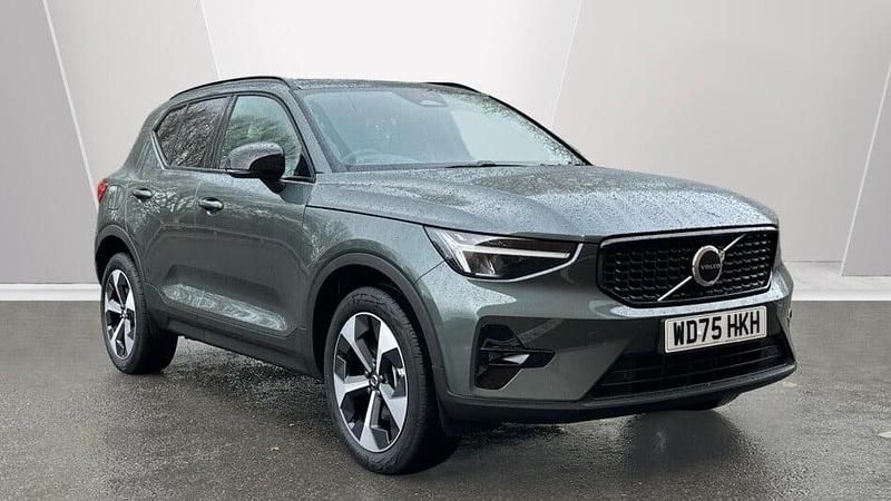 New 2025 Volvo XC40 Plus SUV | £34,988 (Super price) - Image 1/3