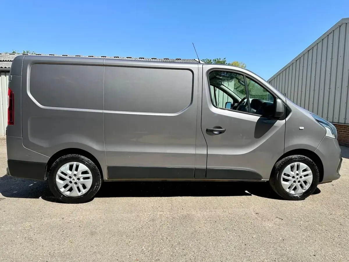 Used Renault Trafic 2019 Grey MPV