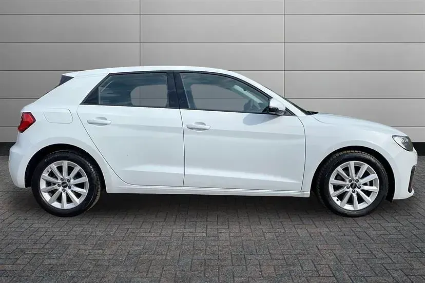 Used Audi A1 Sport 110 HP (80 kW) 2024 Glacier white SUV