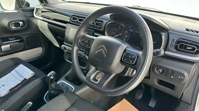 Used Citroën C3 PureTech 83 HP (61 kW) 2024 Grey Hatchback