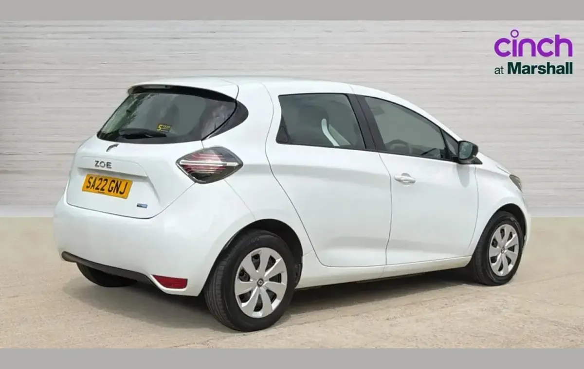 Used Renault Zoe Play 80 kW (109 HP) 2022 White Hatchback
