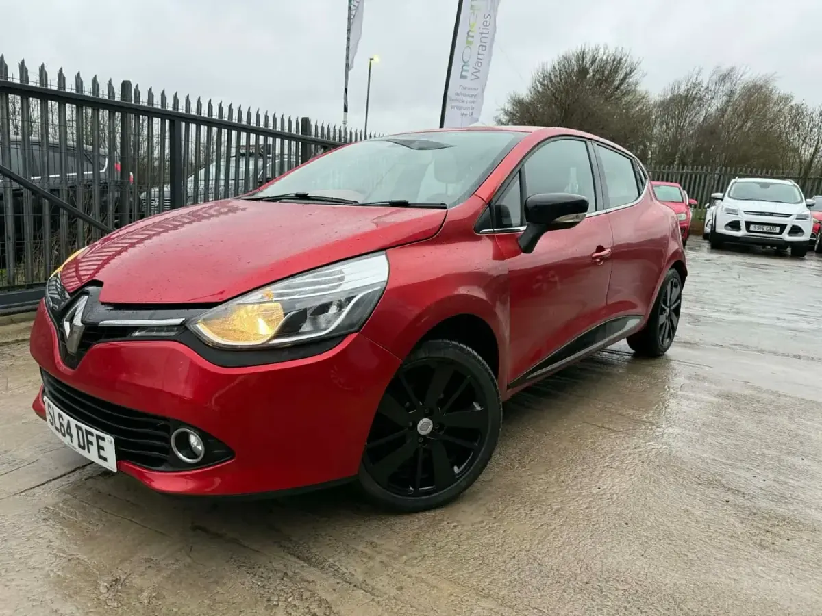 Używany Renault Clio IV Dynamique 90 KM (66 kW) 2014 Czerwony Hatchback