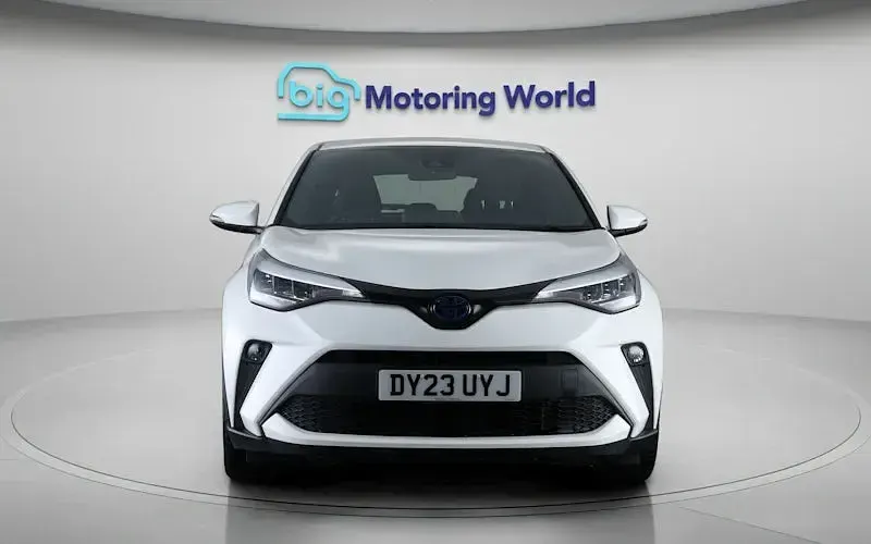 Used Toyota C-HR 122 HP (89 kW) 2023 White SUV