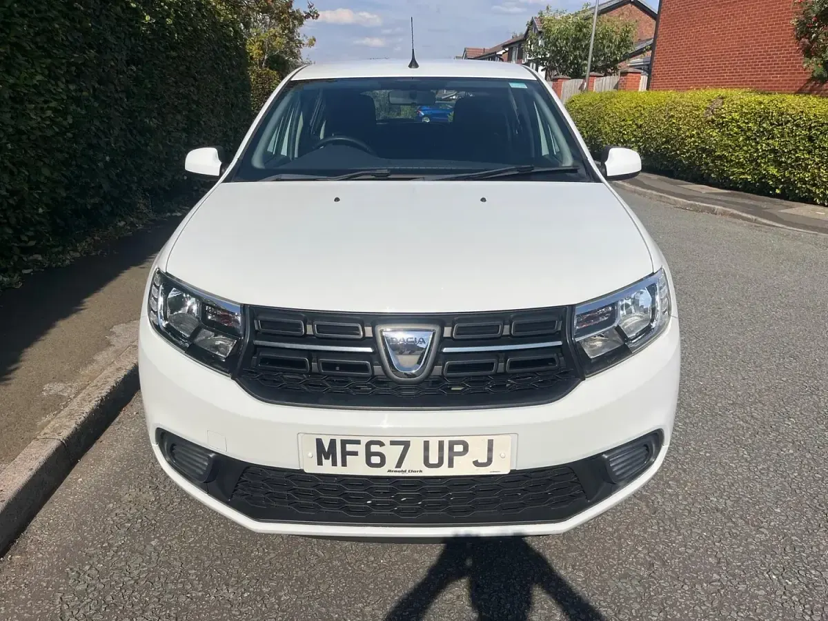 Used Dacia Sandero Ambiance 71 HP (52 kW) 2018 White Hatchback