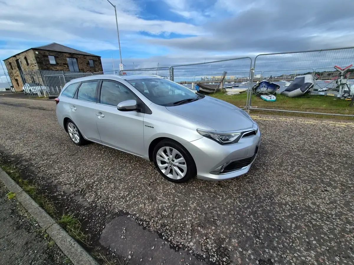 Used Toyota Auris Hybrid 2016 Silver Estate