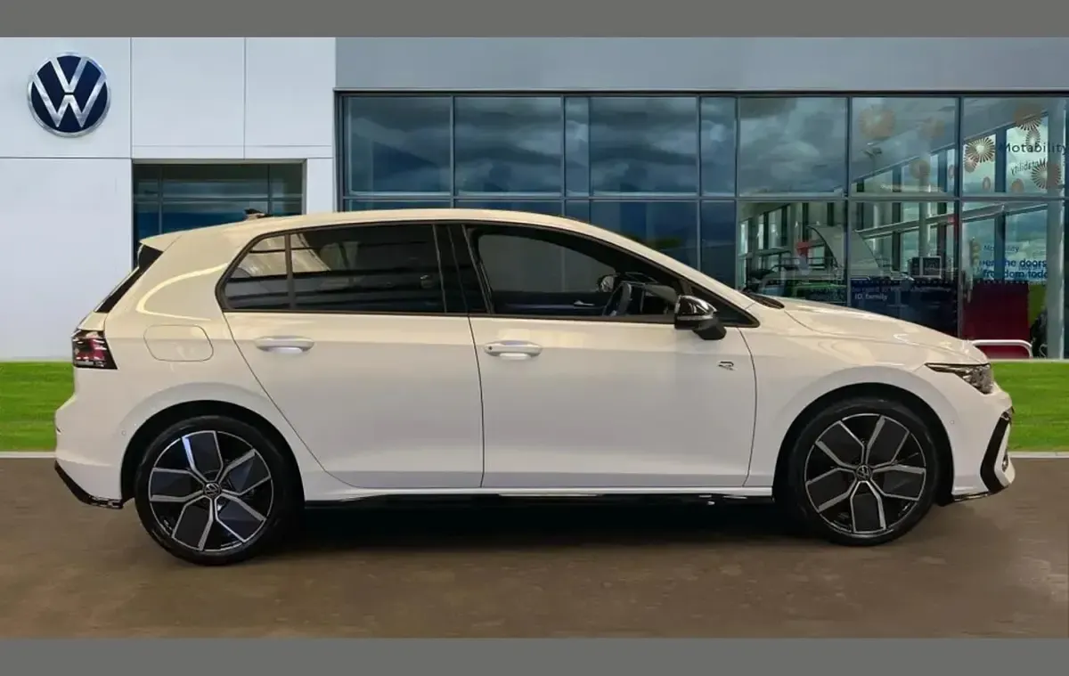 New VW Golf VIII Black Edition 147 HP (108 kW) 2026 White Hatchback