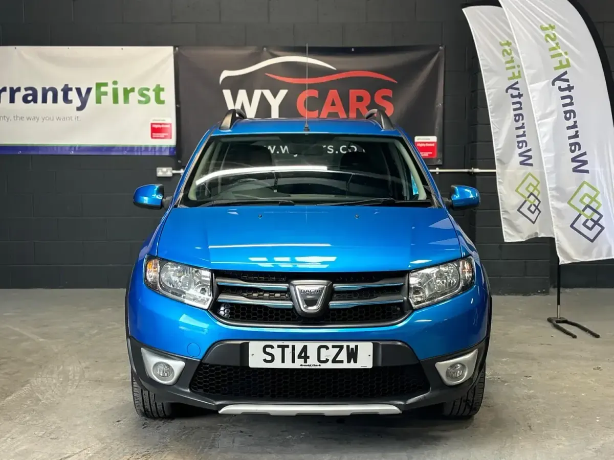 Used Dacia Sandero Lauréate 88 HP (64 kW) 2014 Blue Hatchback