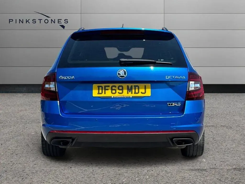 Used Skoda Octavia vRS 245 HP (180 kW) 2020 Blue Estate