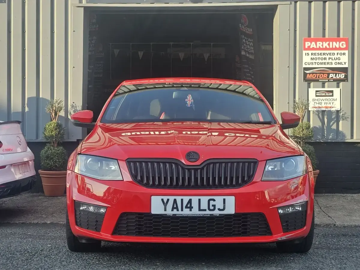 Used Skoda Octavia vRS 184 HP (135 kW) 2014 Red Estate
