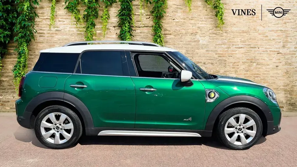 Used Mini Cooper S Countryman Classic 219 HP (161 kW) 2022 Green SUV