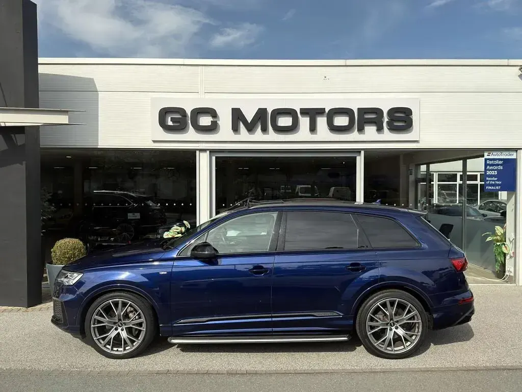 Used Audi Q7 Comfort 286 HP (210 kW) 2021 Blue SUV