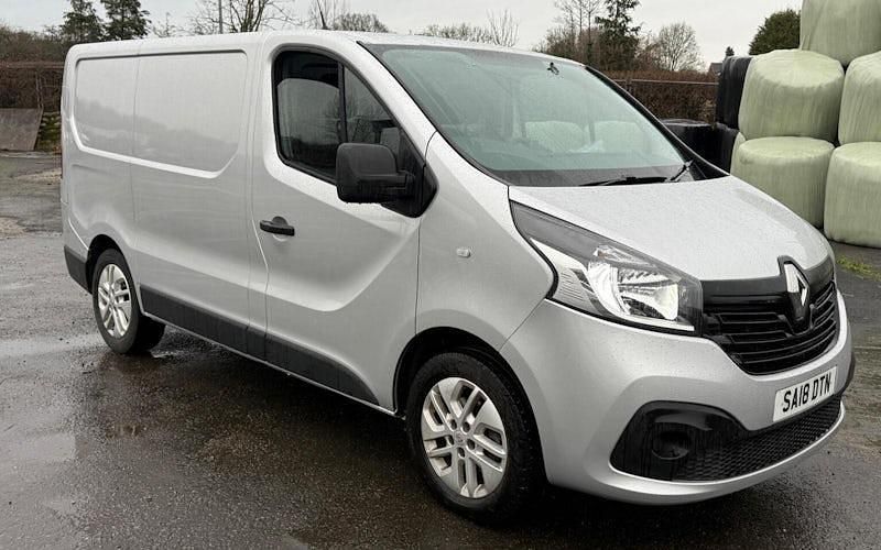 Used Renault Trafic Business 120 HP (88 kW) 2018 Silver MPV