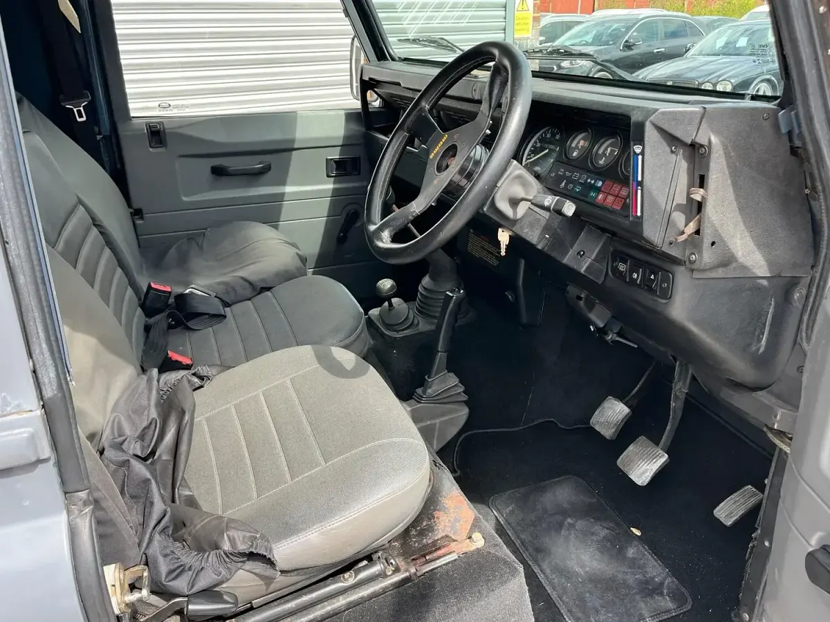 Used Land Rover Defender 90 HP (66 kW) 1997 Blue
