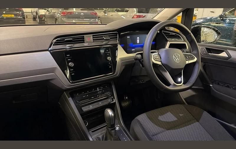 Used VW Touran Match 150 HP (110 kW) 2025 Black MPV