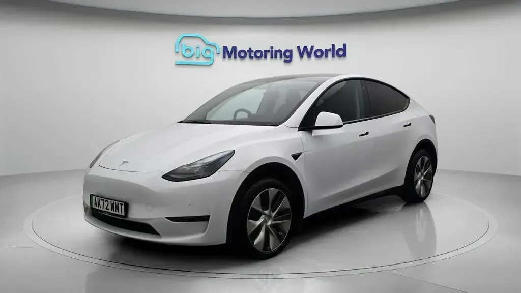 Used Tesla Model Y Long Range AWD 378 kW (514 HP) 2022 White SUV